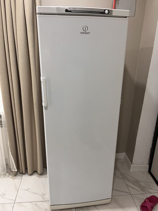 Продам морозилку Indesit в хорошем состоянии