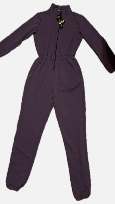 женский спортивный комбинезон