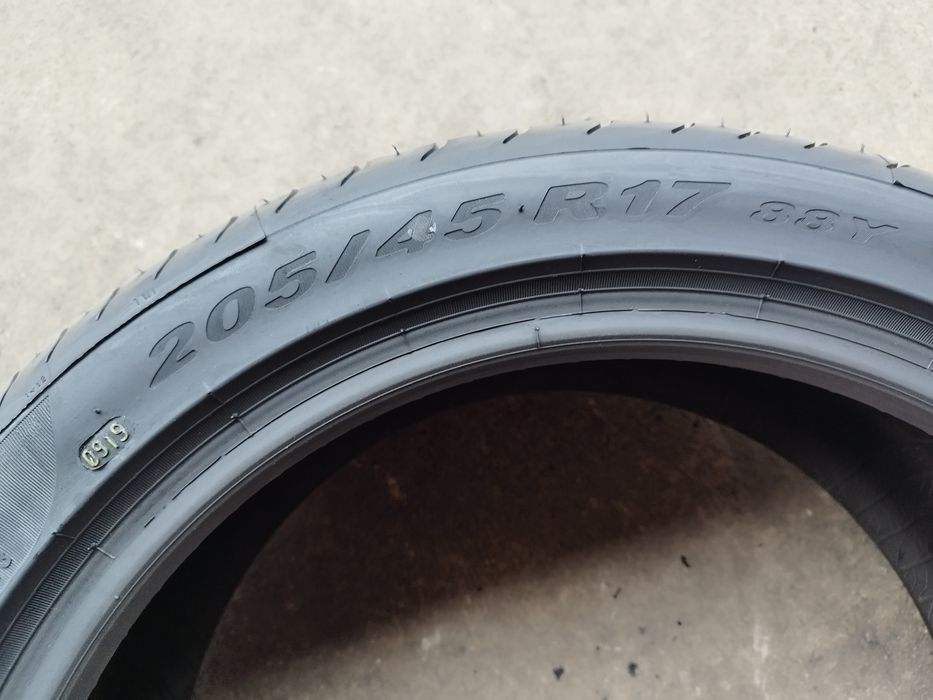 2 anvelope de vară  noi Pirelli P Zero 205/45/17,dot 2019