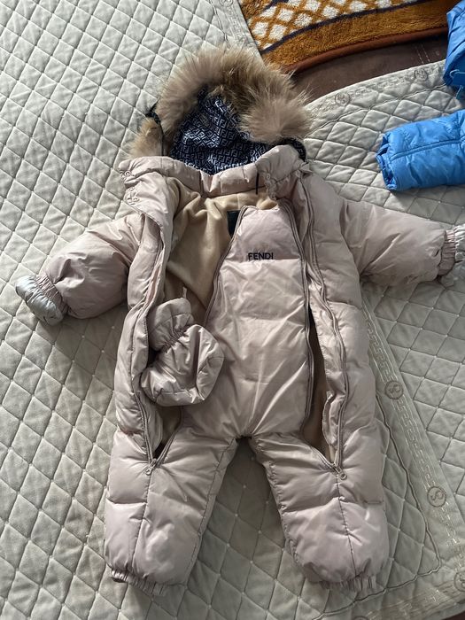 Продам детские комбинезоны