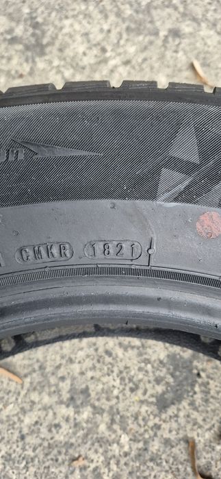 4 anvelope iarna ca noi Nexen.Pretul este pe bucata.