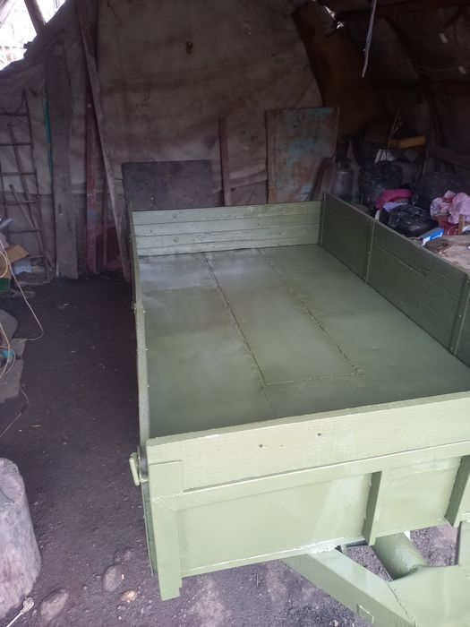 Vând remorca pentru tractor