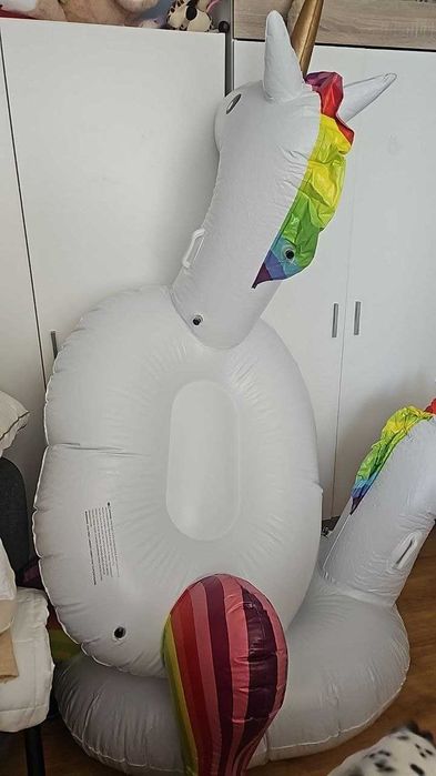Надуваема играчка Dracarys Unicorn 200x100x90 см, плаващо легло