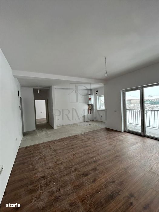 Apartament 2 camere - etaj 1 - doua balcoane - living mare — fotografia 3