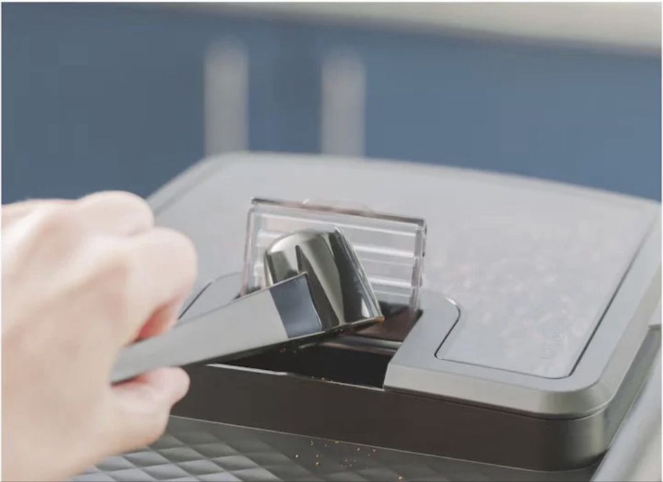 Espressor automat Philips seria 3300 EP3326/90, negru/auriu