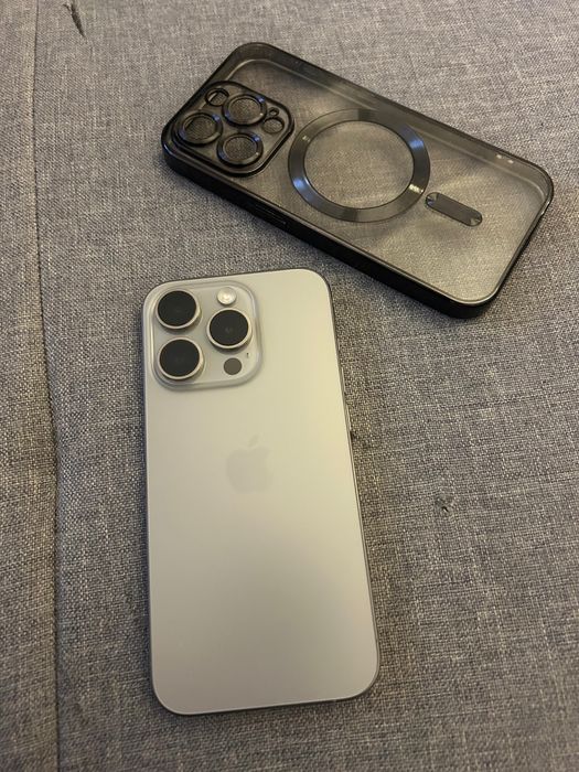 iPhone 15 pro, funcționează și arată 10/10. Sănătate baterie 86 %