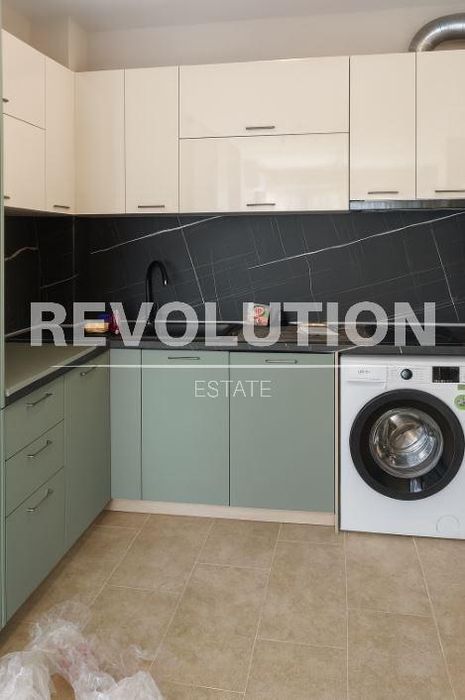 Дава се под наем Двустаен апартамент в Варна, Цветен квартал - 62 кв.м за 500 € - Снимка #1