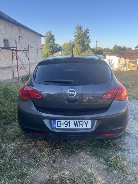 Opel Astra J Hatchback 2010 Euro 5