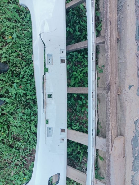 Продам бампер джели