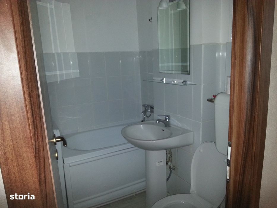Apartament 2 Camere Decomandat – Podu Roș, Centrală Proprie