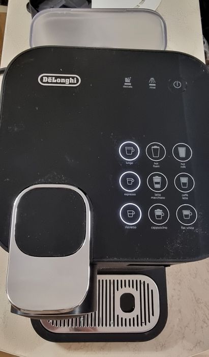 Кафемашина Delonghi Gran Lattissima с транспортен дефект