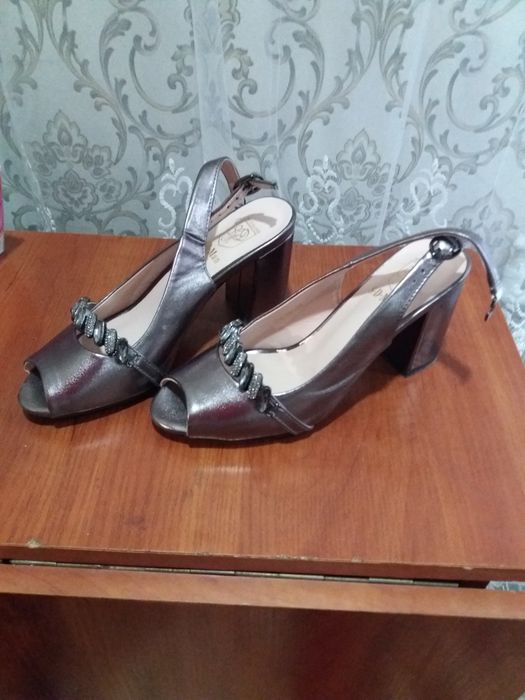 Босоножки размер 36