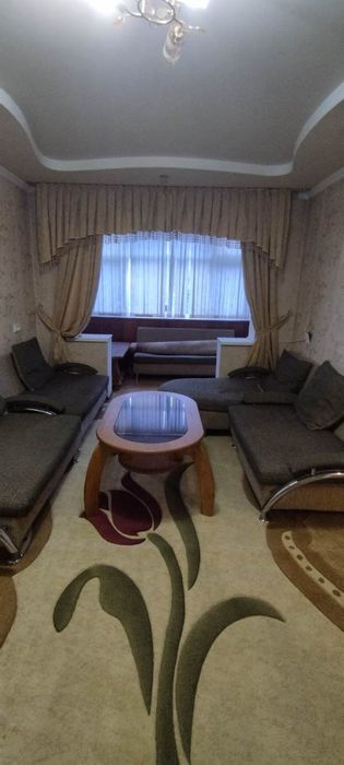 2 xonali uy hamma jixozlari bilan ijaraga beriladi. Festival binosi or