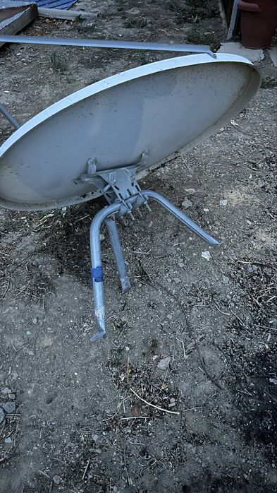 Тарелка спутниковая