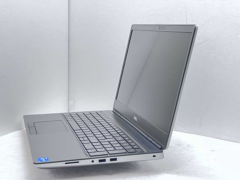 реновиран Mobile Workstation Dell Precision 7560 15.6" i7-11850H 32GB 1020GB клас А с Гаранция