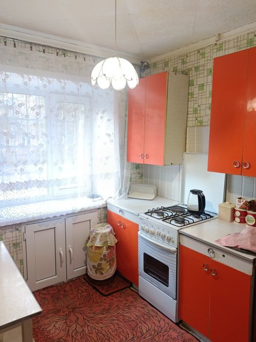 Продам 2 х комн. 2-30, 1 этаж.