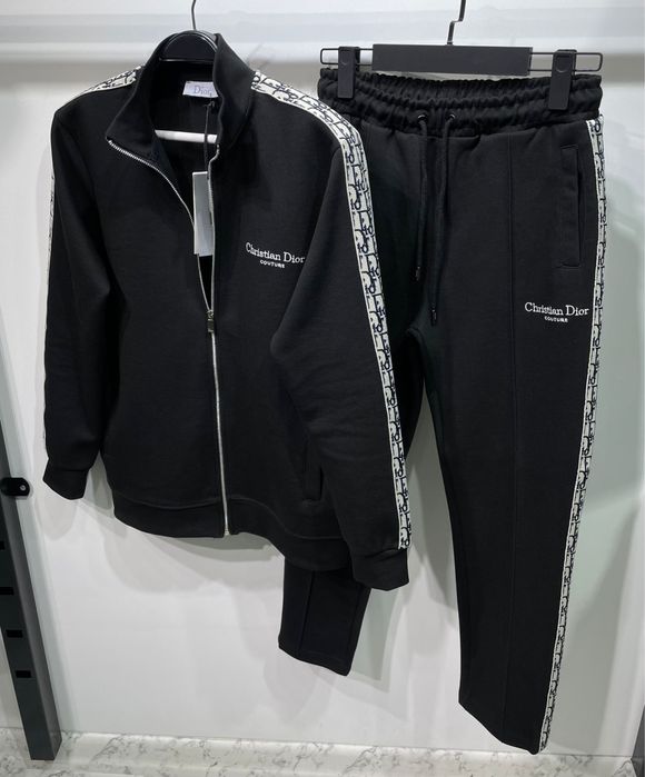 Разпродажба Мъжки екипи анцуг различни видове