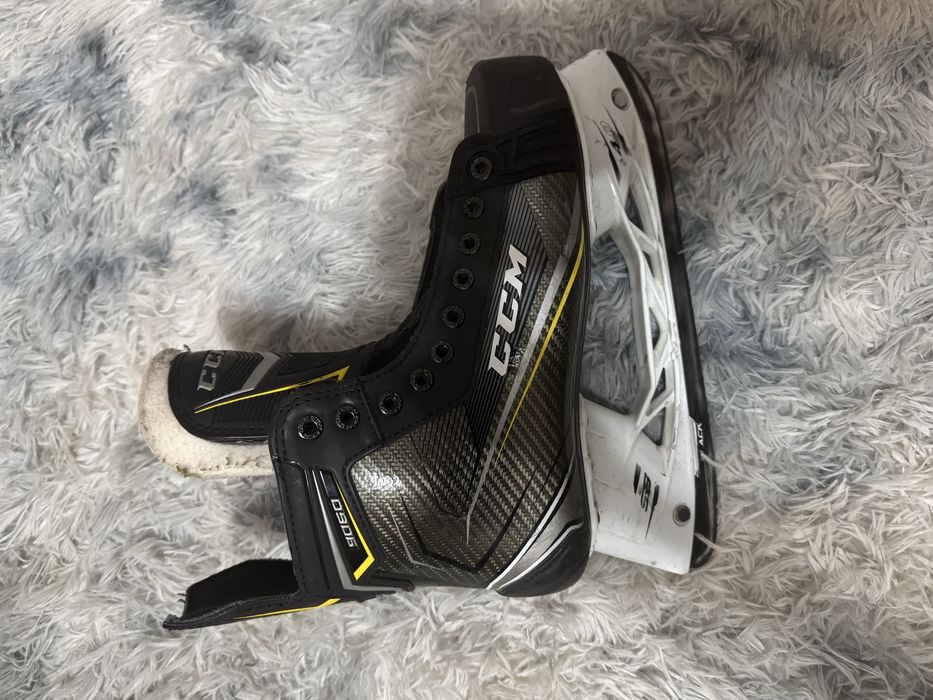 Коньки CCM TACKS 9060