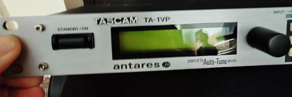 Procesor vocal TASCAM TA-1VP