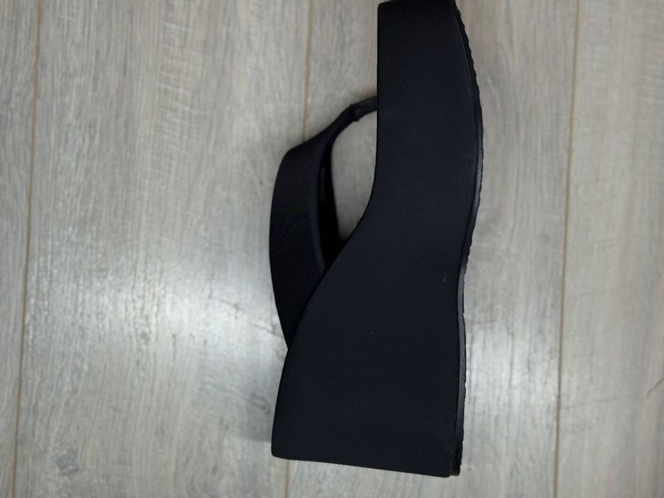 продам шлепки  Zara , новые.