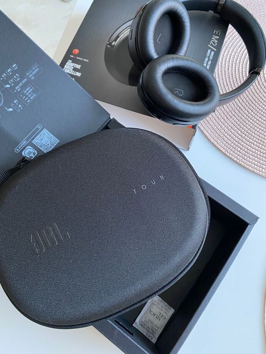 Слушалки безжични JBL Tour One M2 като нови