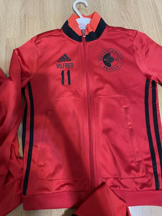 Trei Bluze sport, Adidas si Decathlon pt copii.