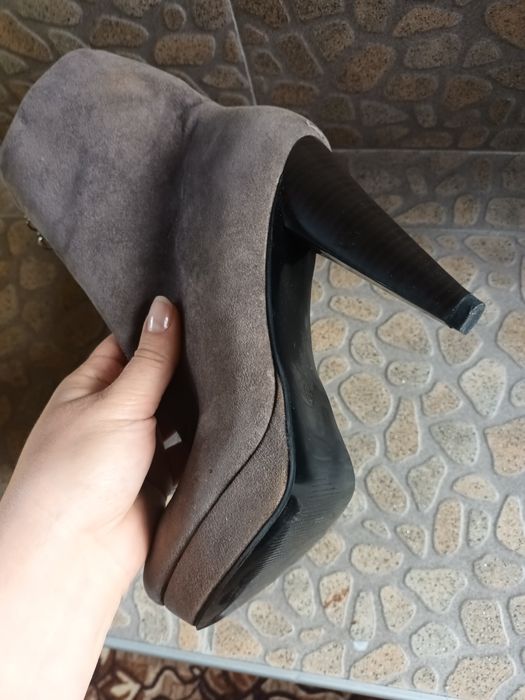 Велурени боти в сив и син цвят