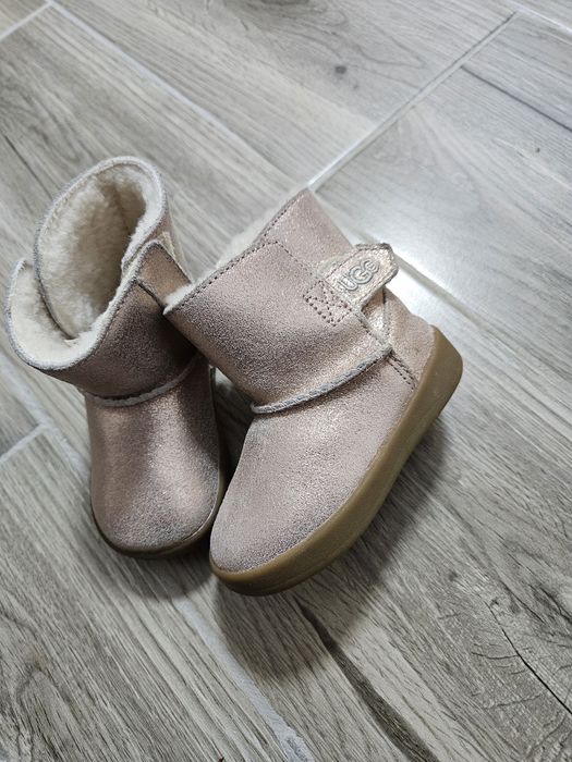 Ghete Ugg fetițe marime 20