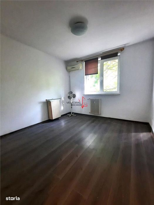 2 camere semidecomandat, etaj intermediar Parcul National