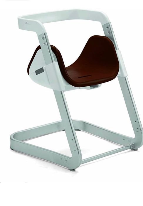 Scaun de masa Chicco I-sit poate fi folosit pana la 8 ani transforma