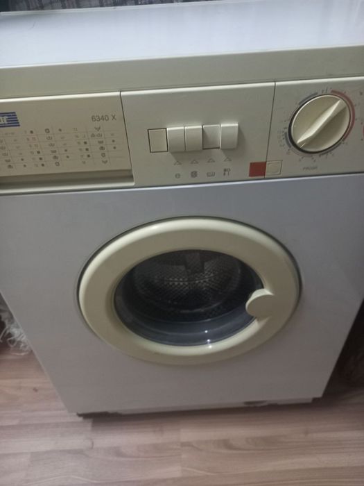 Стиральная машинка. Узкая. Автомат.