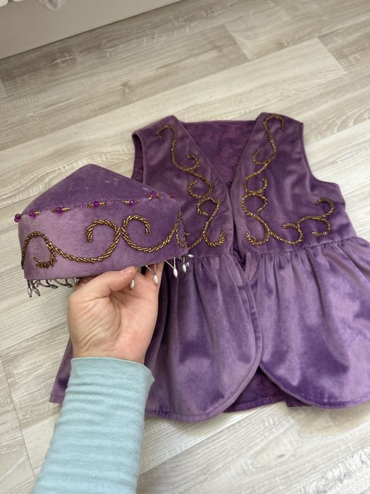 Кажекей тақиясымен