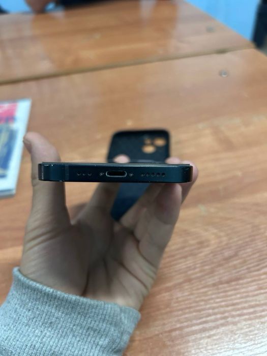 СРОЧНО Продается Айфон 13