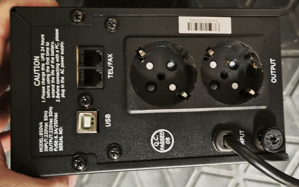 Продавам UPS Turbo-X UPS 650VA/390W  EA265-LED