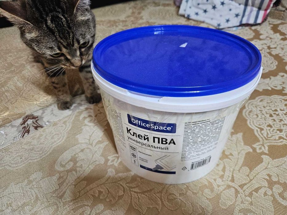 Клей ПВА начатая банка