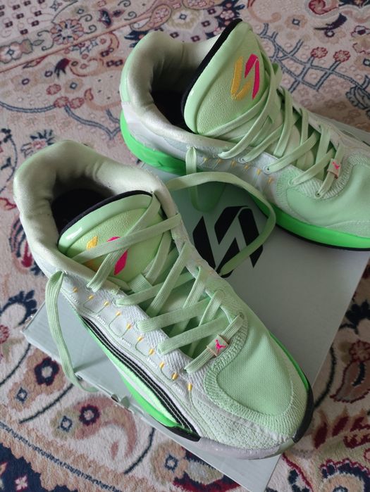 Кроссовки баскетбольные