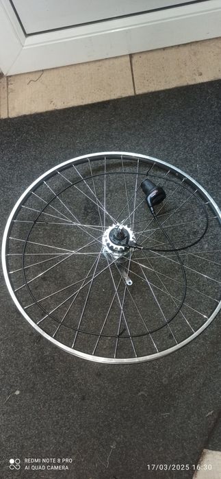 Roata 28 Inox spițe groase cu butuc Nexus 7 gata pentru a fi montata