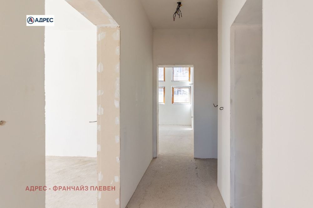 Продава се Тристаен апартамент в Враца, Център - 100 кв.м за 1450 €/кв.м - Снимка #5