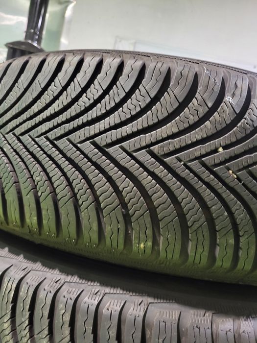 4 бр зимни 215/65/17 Michelin