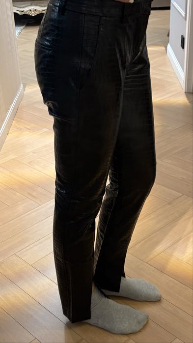 Кожаные женские брюки