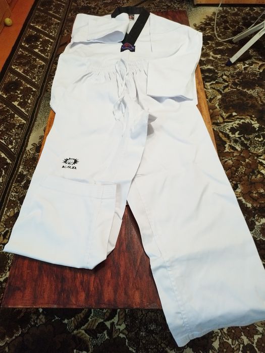 Продам кимоно для занятий тэквандо то