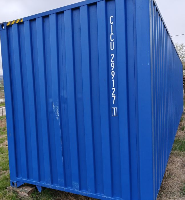 Doua containere maritime 12 x 2,4 x 2,9 m