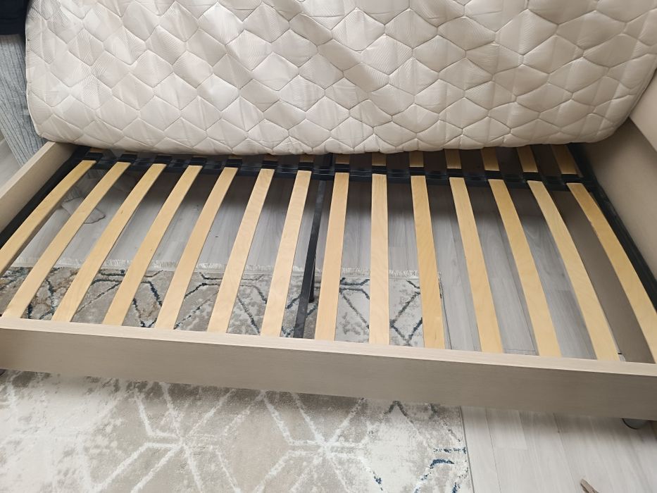 Кровать двуспальная