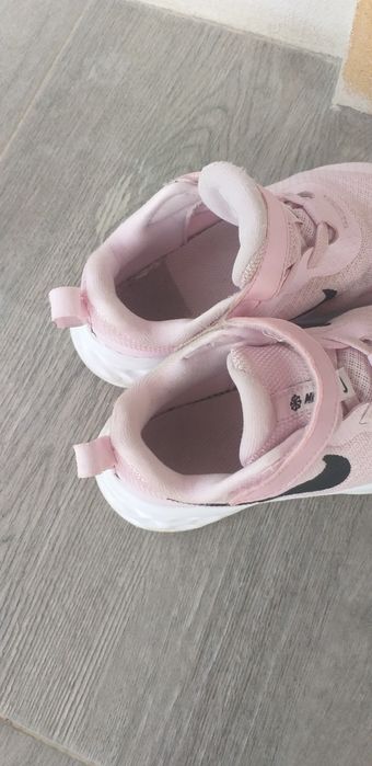 Маратонки NIKE за момиченце 26