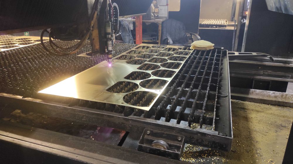 Рангли металларни, жумладан, алюминий, мис жез ва зангламайдиган кесиш