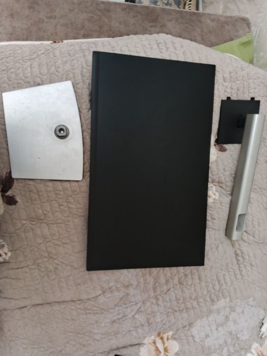 Монитор Dell P2422H.