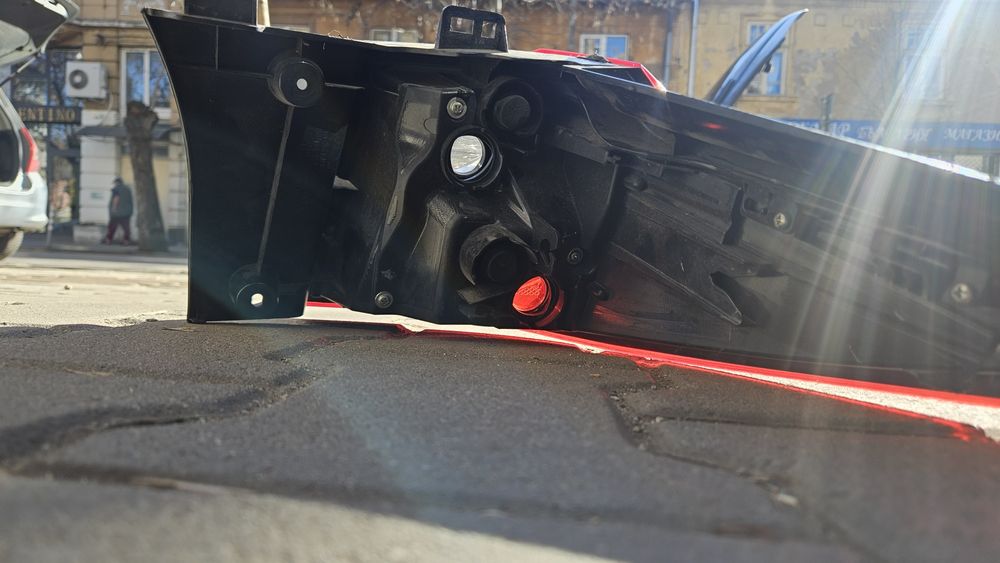 Ляв външен стоп за Mazda premacy 5 2012