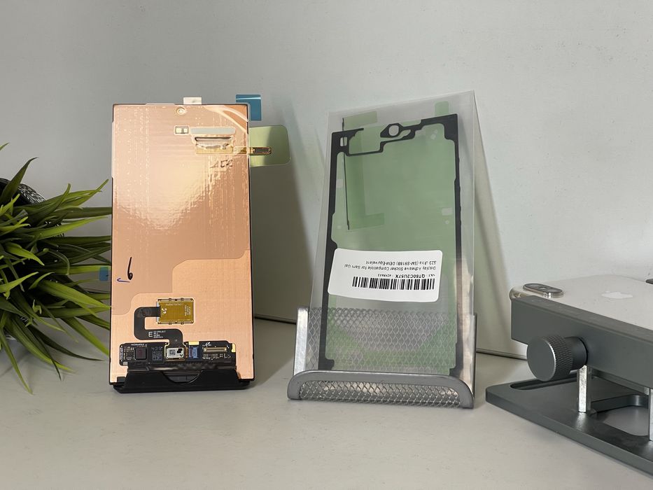 Оригинален дисплей за Samsung S24 Ultra SM-S928B Service Pack