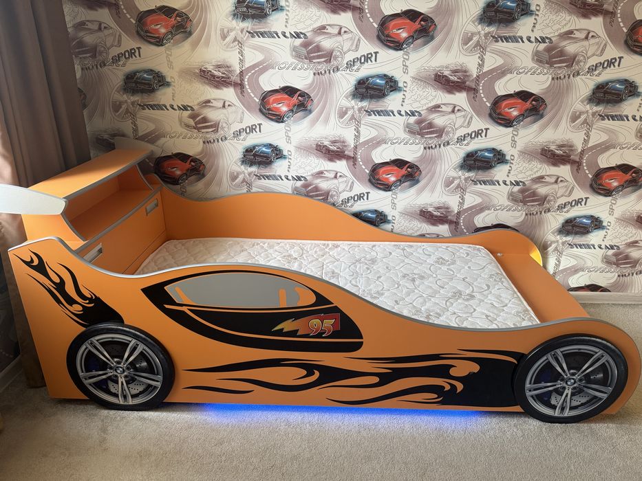 Детская кровать-машина