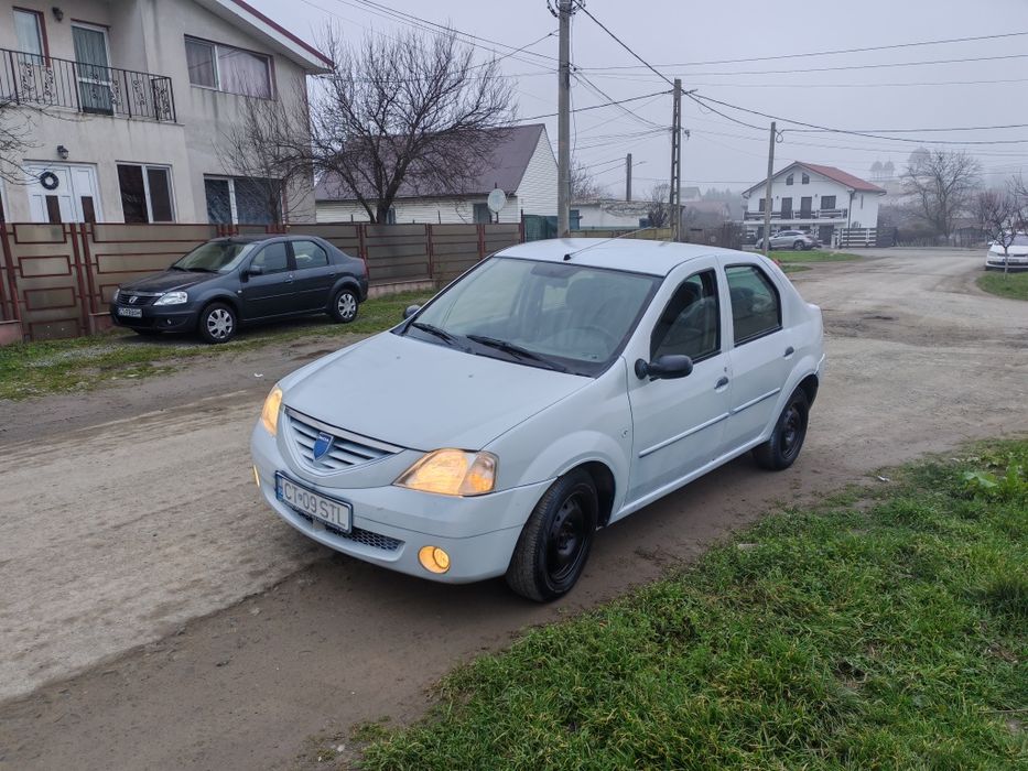 Dacia Logan benzina 1.4 an 2006  preț 1050e .